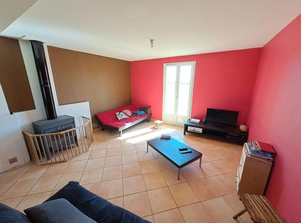 Maison à vendre 7 pièces à COURPIGNAC (17)