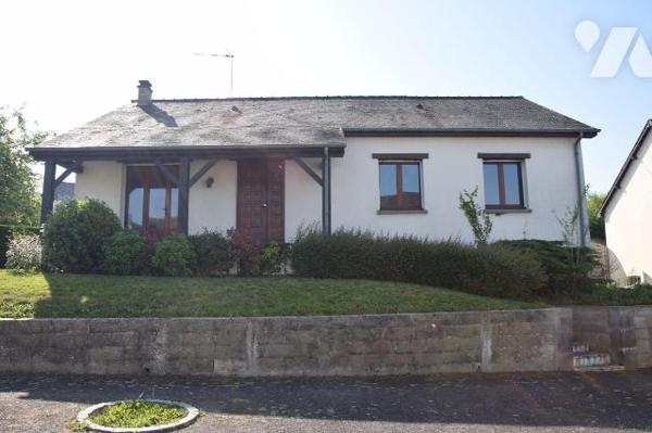 MOULAY- Pavillon sur sous-sol avec accès de plain pied.
- Rez de chaussée surélevé: cuisine am...