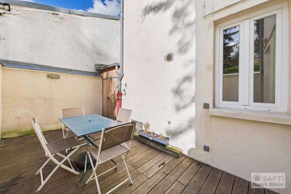 Coeur de Bécon. Charmante maison ancienne rénovée avec terrasse.