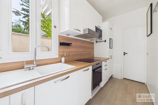 Coeur de Bécon. Charmante maison ancienne rénovée avec terrasse.