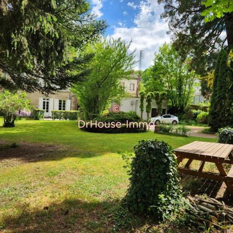 Commerce à vendre 14 pièces de 600 m²