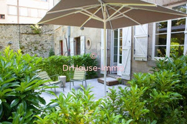 Commerce à vendre 14 pièces de 600 m²