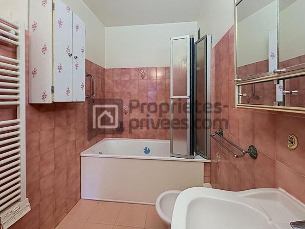 APPARTEMENT F4 TRAVERSANT AVEC BALCON, BOX ET CAVE