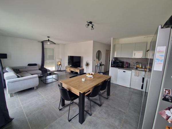 BEL APPARTEMENT DE T3 de 64m2, avec Garage sur LES PENNES MIRABEAU 955 € / mois C.C.*