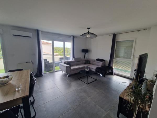 BEL APPARTEMENT DE T3 de 64m2, avec Garage sur LES PENNES MIRABEAU 955 € / mois C.C.*