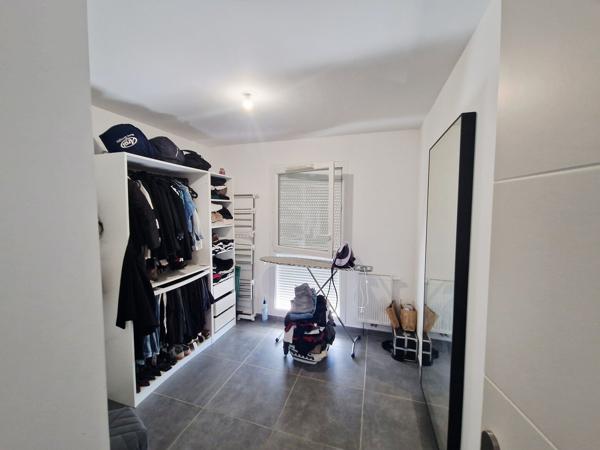 BEL APPARTEMENT DE T3 de 64m2, avec Garage sur LES PENNES MIRABEAU 955 € / mois C.C.*