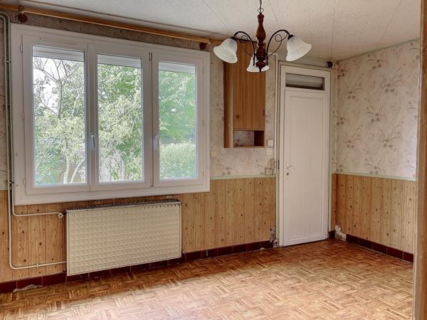 Petite maison à renover + grand terrain