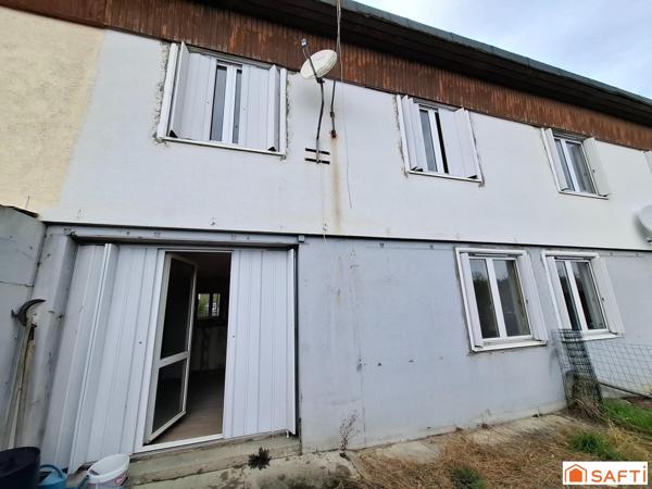 Maison mitoyenne 85m2 sur 2 niveaux à rénover, 5 pièces, 3 chambres