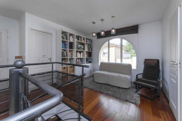 Plateau de Saint Rambert, dans un environnement verdoyant, confortable maison contemporaine de 172m² ...
