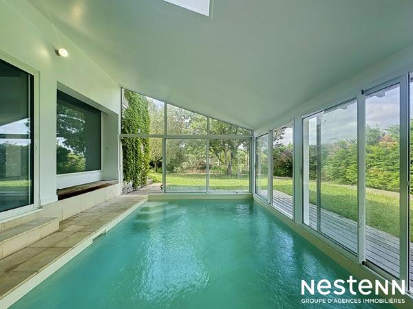 A vendre Maison à Preignan centre, piscine intérieure, jardin , garage