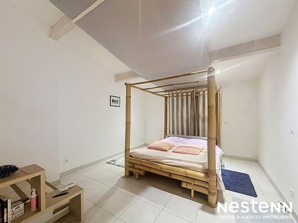 A vendre Maison à Preignan centre, piscine intérieure, jardin , garage