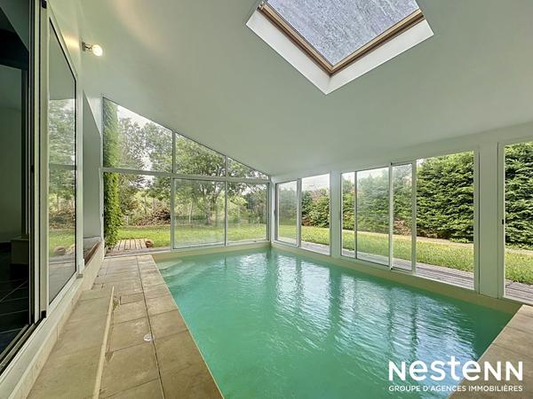 A vendre Maison à Preignan centre, piscine intérieure, jardin , garage