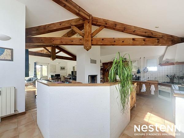 A vendre Maison à Preignan centre, piscine intérieure, jardin , garage