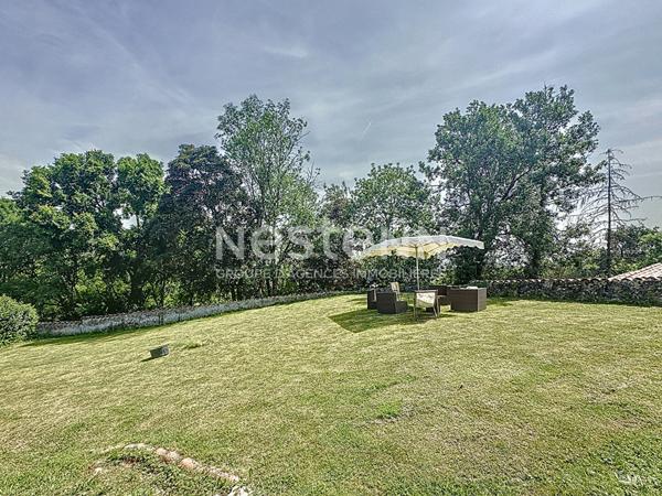 A vendre à Puycasquier Maison de Caractère en Pierre avec Gîte, Écurie et Jardin