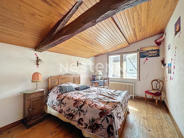 A vendre à Puycasquier Maison de Caractère en Pierre avec Gîte, Écurie et Jardin