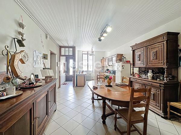 A vendre à Puycasquier Maison de Caractère en Pierre avec Gîte, Écurie et Jardin