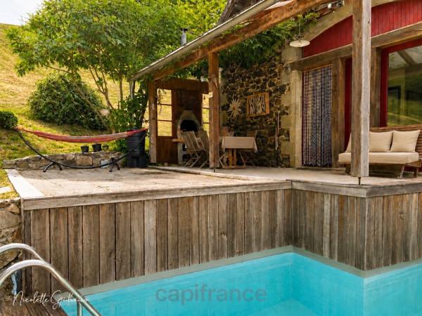 Domaine avec Trois Gîtes, Deux Sources Naturelles, Deux Piscines et 6 Hectares aux Portes de Beaulieu-sur-Dordogne