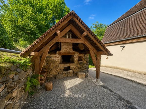 Domaine avec Trois Gîtes, Deux Sources Naturelles, Deux Piscines et 6 Hectares aux Portes de Beaulieu-sur-Dordogne