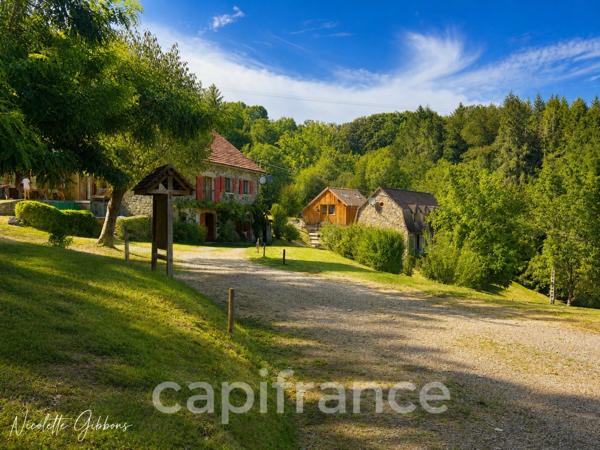 Domaine avec Trois Gîtes, Deux Sources Naturelles, Deux Piscines et 6 Hectares aux Portes de Beaulieu-sur-Dordogne