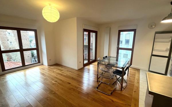 Appartement à louer    4 pièces • 79,90 m2 Montreuil