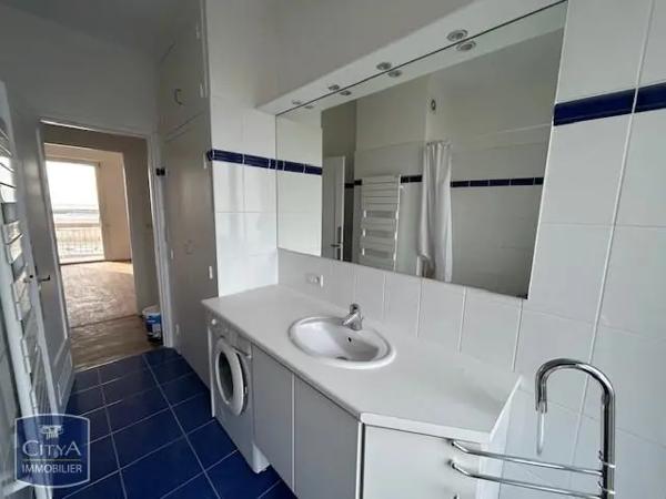 Appartement à louer 3 pièces 85m²