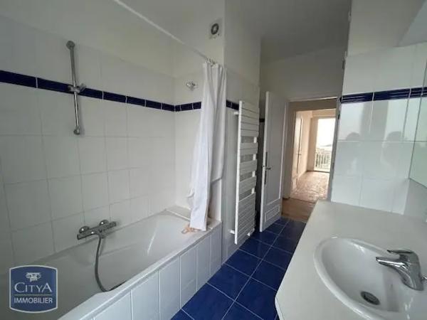 Appartement à louer 3 pièces 85m²