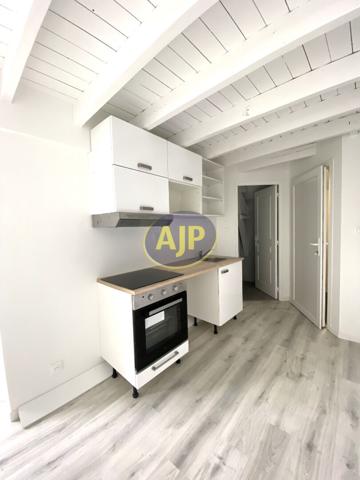 Appartement à louer Guemene Penfao : 2 pièces, 25m² avec 1 chambre(s) à 360€ - AJP By Marie