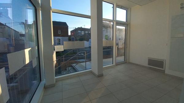 Local d'activité avec vitrine