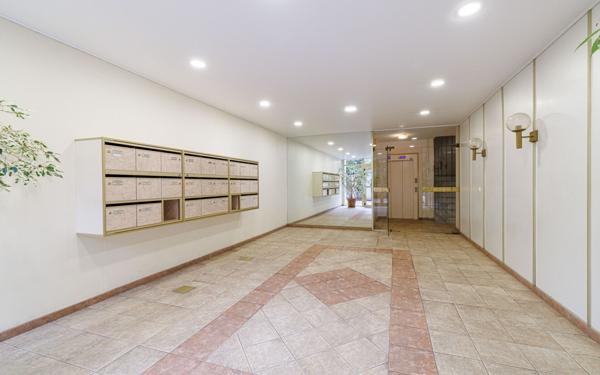 Appartement à vendre    1 pièce • 24,35 m2 Nice