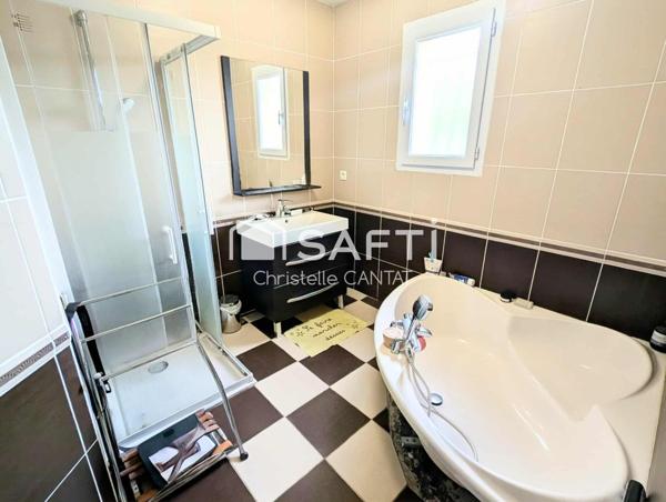 Maison 95 m² 3 chambres, garage, terrain.