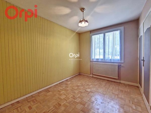 Maison à vendre    6 pièces •  Creuzier-le-Vieux