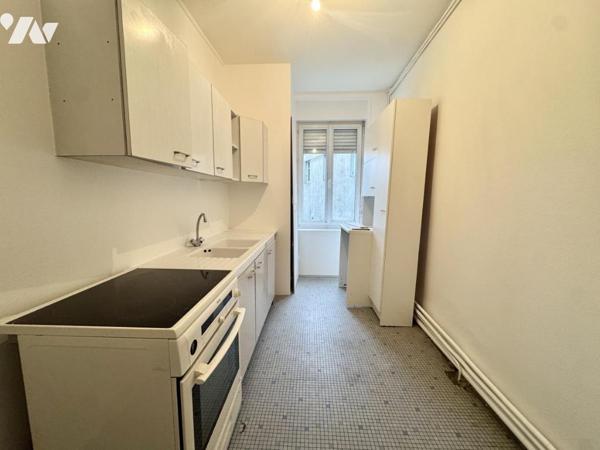 Centre-ville de Savenay – Immeuble avec local commercial, 2 appartements et garage