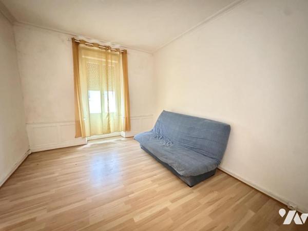 Centre-ville de Savenay – Immeuble avec local commercial, 2 appartements et garage