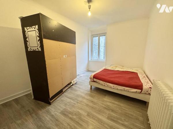 Centre-ville de Savenay – Immeuble avec local commercial, 2 appartements et garage