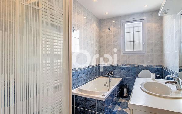 Maison à vendre    4 pièces •  Boulazac