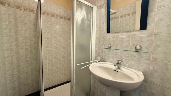 Maison 90 m2 - véranda - terrain de 1100m2 - GUILERS