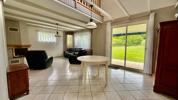Maison 90 m2 - véranda - terrain de 1100m2 - GUILERS