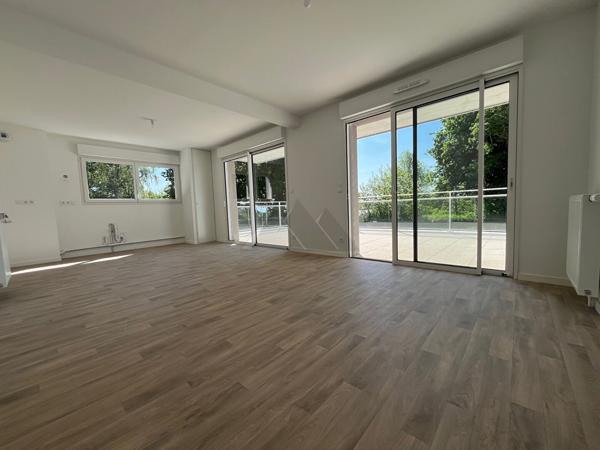 APPARTEMENT T3 TERRASSE A VENDRE LE RELECQ-KERHUON