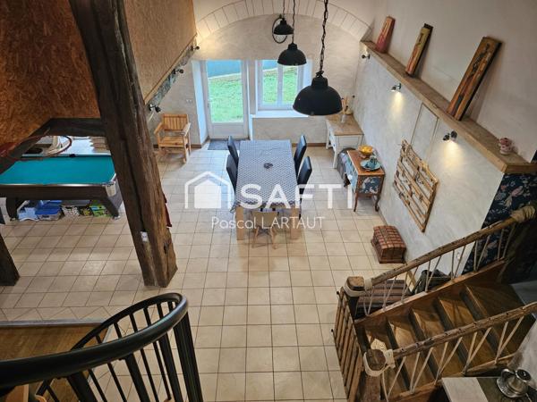 Ancien corps de ferme rénové en maison familiale