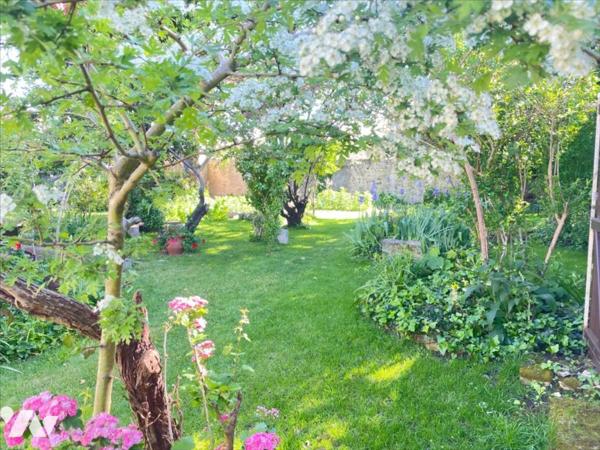 Maison 8 pièces  218 m²