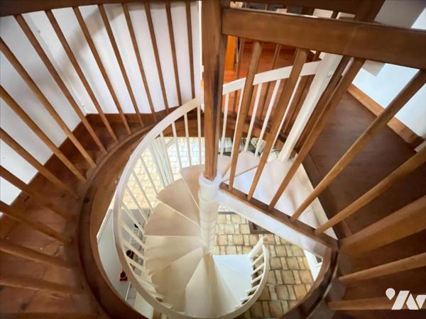 Maison 8 pièces  218 m²