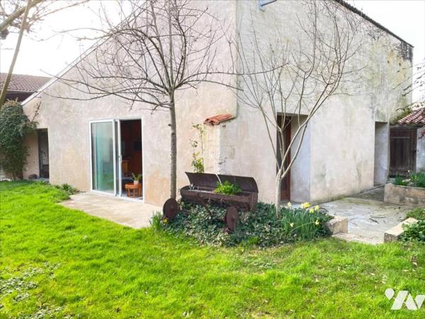 Maison 8 pièces  218 m²