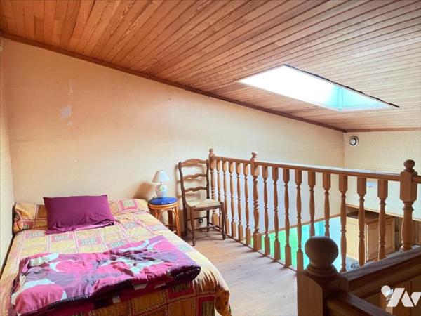 Maison 8 pièces  218 m²