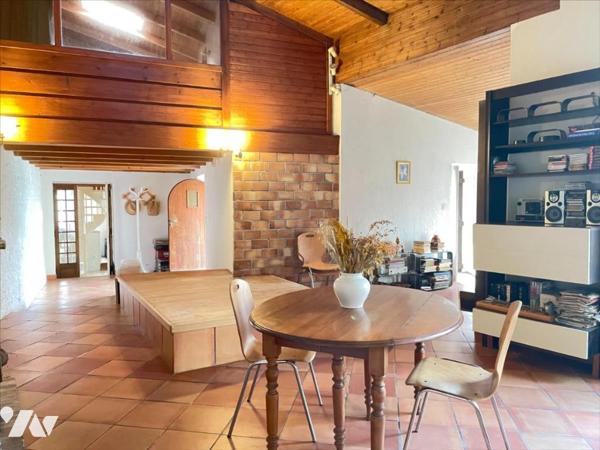 Maison 8 pièces  218 m²