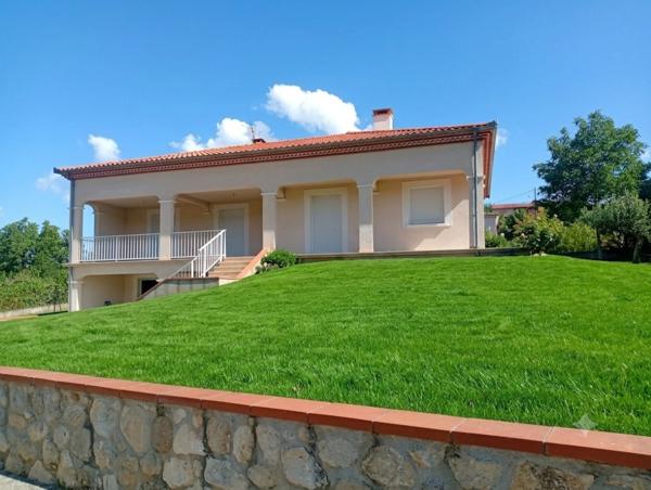 Maison à vendre 8 pièces  (09)