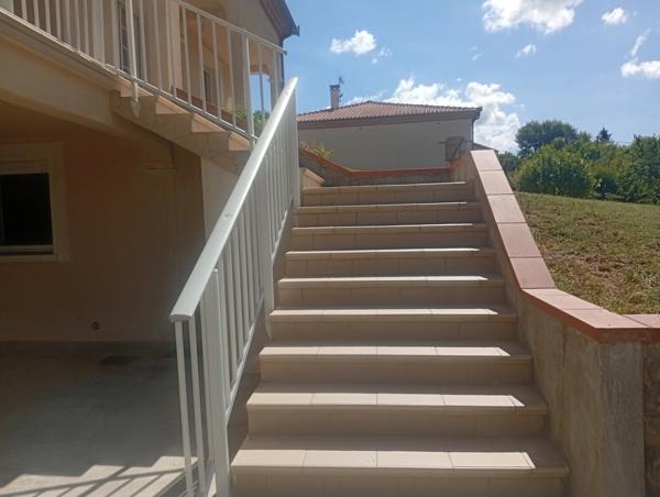 Maison à vendre 8 pièces  (09)