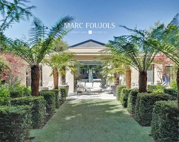 Maison d’architecte de 425 m² avec jardin paysagé et piscine