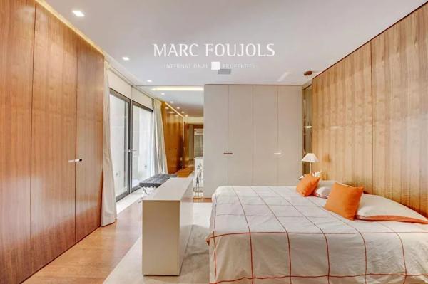 Maison d’architecte de 425 m² avec jardin paysagé et piscine