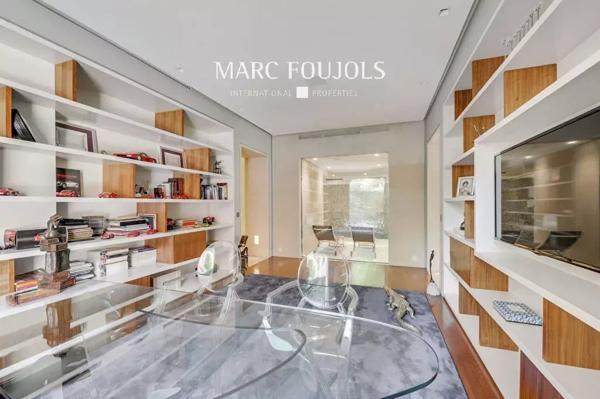 Maison d’architecte de 425 m² avec jardin paysagé et piscine