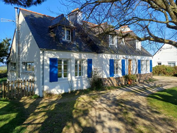 Plougasnou (29630) Plougasnou Le Diben, maison 1974 rénovée, sur 1000 m2 de terrain, jolie vue sur la Baie de Morlaix.